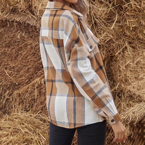 Plaid Khaki Tan pocket button up shacket Top Oversized - Picture 10 of 11